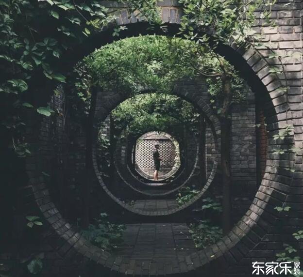 新砌墻體錯縫拼接，預留空隙，均勻受力